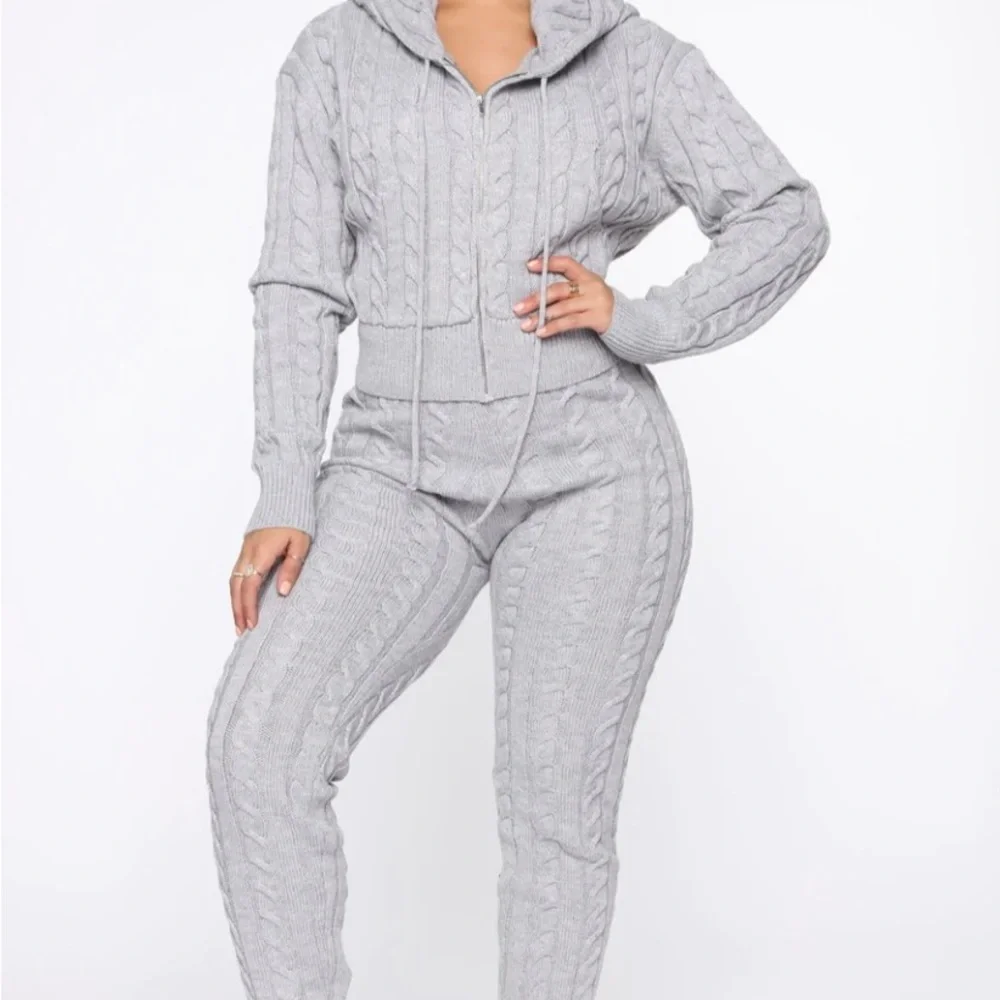 Sweater set - Picture 2 of 4